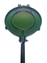 Load image into Gallery viewer, SMALL tortilla PRESS and ONE griddle for ALL types of STOVES/ prensa CHICA y COMALE para DOBLE parrilla apto para TODO tipo de ESTUFAS- eléctricas