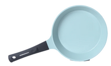 Cargar imagen en el visor de la galería, Combo 3 piece Jade Cook Round Griddle 10", Fry Pan 9.5" and Milk Pot 6"/ Combo de 3 piezas de Jade Cook Comal Redondo, Sartén y Pocillo