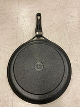 Load image into Gallery viewer, Neware 9.5"/24cm Marble Round MEDIUM Griddle for ALL types of stoves/ COMAL redondo de MARMOL mediano para TODO tipo de estufas