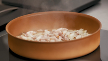 Cargar imagen en el visor de la galería, NEWARE Terracotta SMALL Baking Pan 11" Oven safe/ Bandeja CHICA para hornear de 11"