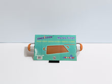 Load image into Gallery viewer, SMALL tortilla PRESS and ONE griddle for ALL types of STOVES/ prensa CHICA y COMALE para DOBLE parrilla apto para TODO tipo de ESTUFAS- eléctricas
