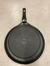 Cargar imagen en el visor de la galería, Neware 11&quot;/28cm Marble Round LARGE Griddle for ALL types of stoves/ Comal GRANDE redondo para TODO tipo de estufas
